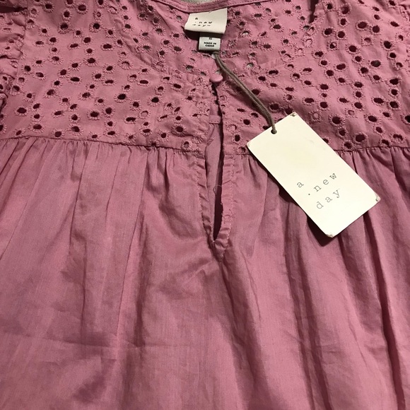A New Day Mauve Color Dress Blouse NWT
Embellished Neckline & Sleeve
Small 4 - 6 - Picture 14 of 16